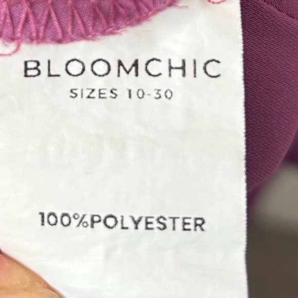 BloomChic Buttoned Tie-Front Midi Dress in Pink - Picture 4 of 8